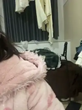 Snapshot of mengmeng776 chatting on 02-27-26, 10:43 mengmeng776 online show from 02-27-26, 10:43