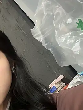 Snapshot of mengmeng776 chatting on 03-07-26, 03:53 mengmeng776 online show from 03-07-26, 03:53