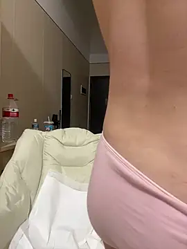 Snapshot of mengmeng776 chatting on 03-10-26, 01:10 mengmeng776 online show from 03-10-26, 01:10