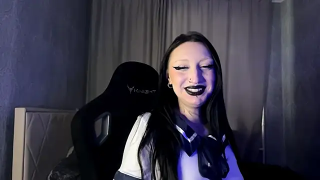 Snapshot of easter_altt chatting on 12-18-25, 10:54 easter altt online show from 12-18-25, 10:54