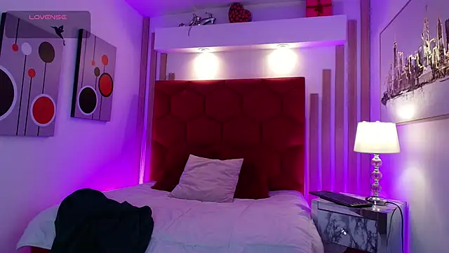 TransDivaSantana online show from 05-18-26, 08:25