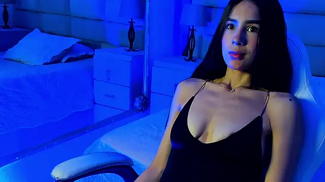 Snapshot of KhloeTyler chatting on 12-17-25, 01:06 KhloeTyler online show from 12-17-25, 01:06