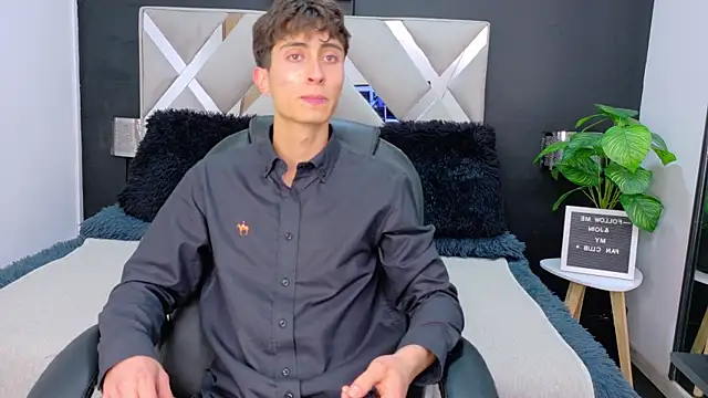 Ithan Skin online show from 12-18-25, 11:38