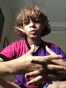 Snapshot of TommyTheReal chatting on 12-16-25, 04:56 TommyTheReal online show from 12-16-25, 04:56