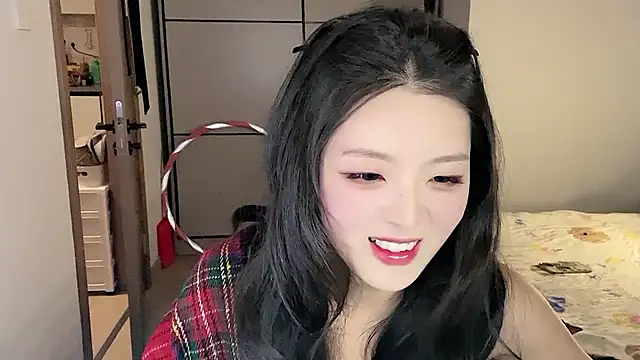 Snapshot of Koikoi___ chatting on 12-17-25, 02:12 Koikoi online show from 12-17-25, 02:12