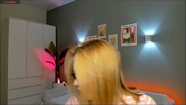 Aurelia Voss online show from 02-04-26, 07:53