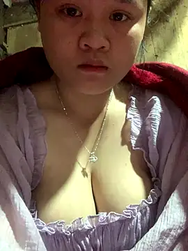 Snapshot of Thanhhuyen001 chatting on 12-17-25, 02:28 Thanhhuyen001 online show from 12-17-25, 02:28