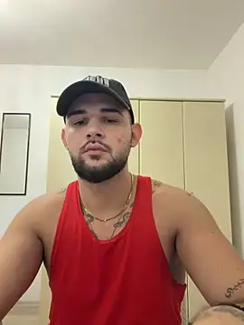 Snapshot of LunaFoxTip chatting on 12-18-25, 11:33 LunaFoxTip online show from 12-18-25, 11:33