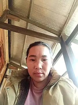 Snapshot of shy-jan chatting on 12-17-25, 05:35 shy-jan online show from 12-17-25, 05:35