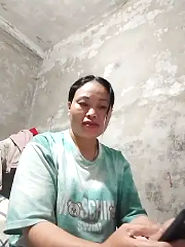 Snapshot of Maikha08 chatting on 05-12-26, 11:29 Maikha08 online show from 05-12-26, 11:29