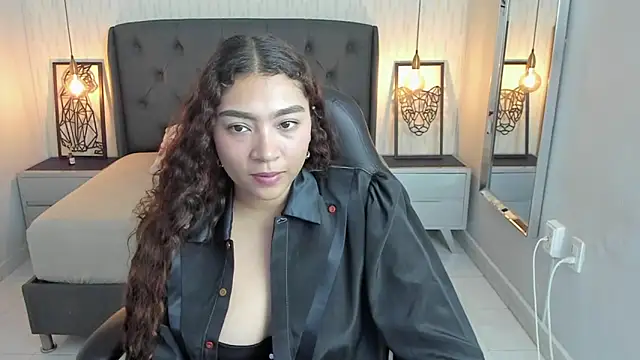 angelinemore online show from 12-22-25, 07:44