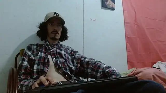 sk8-boy online show from 06-13-26, 04:49