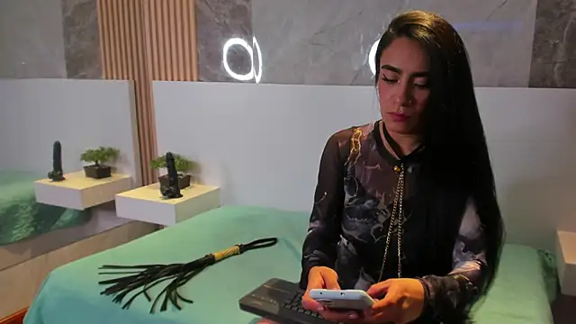 PamelaRed  online show from 12-22-25, 08:06