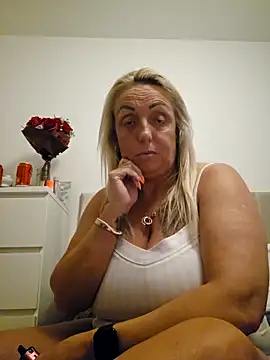 theblondecocklover online show from 03-25-26, 06:52