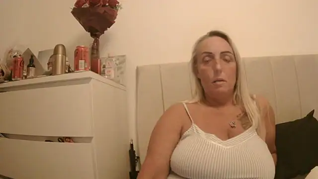 theblondecocklover online show from 04-26-26, 08:17