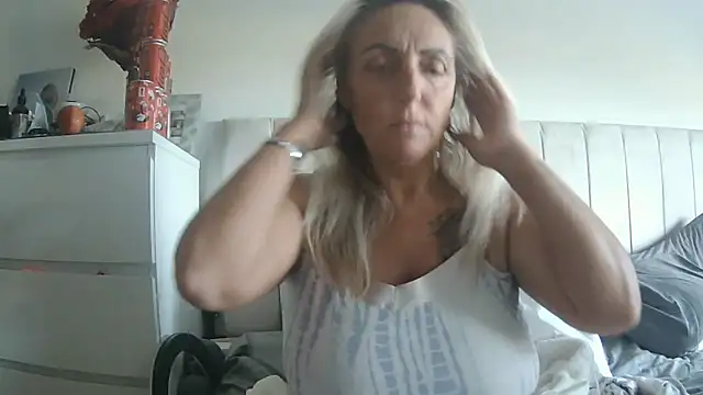 theblondecocklover online show from 06-10-26, 04:56