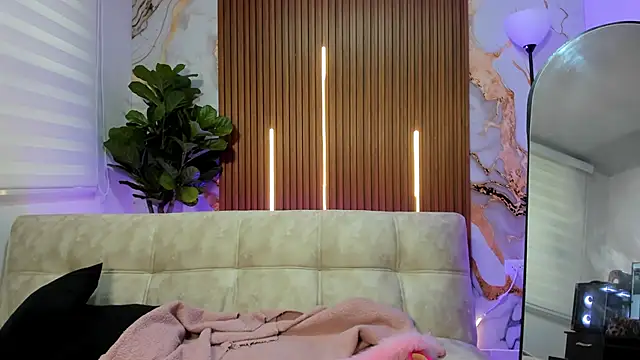 Snapshot of Nickie_reed_ chatting on 12-22-25, 08:28 Nickie reed online show from 12-22-25, 08:28