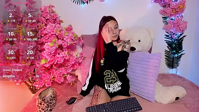 Snapshot of Nickie_reed_ chatting on 02-23-26, 09:45 Nickie reed online show from 02-23-26, 09:45