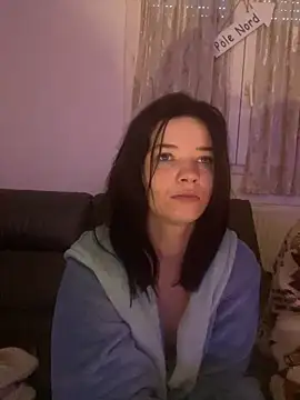 Mmebouhoups online show from 12-22-25, 08:33