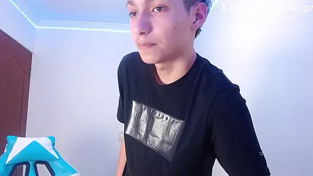 Snapshot of harry_jonshon69 chatting on 01-18-26, 12:58 harry jonshon69 online show from 01-18-26, 12:58