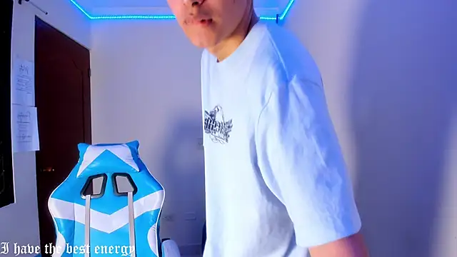 Snapshot of harry_jonshon69 chatting on 02-04-26, 01:44 harry jonshon69 online show from 02-04-26, 01:44