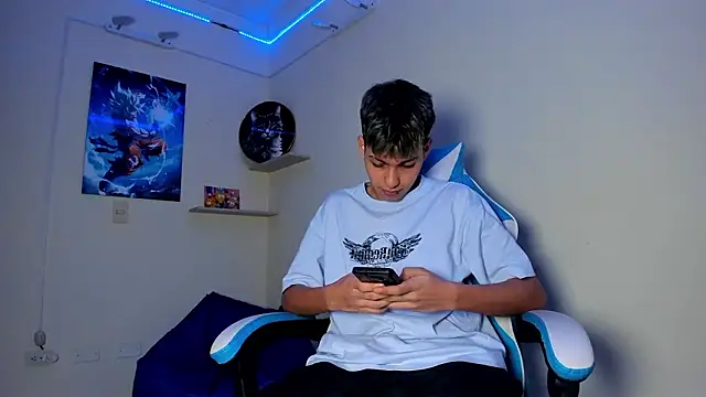 Snapshot of harry_jonshon69 chatting on 03-05-26, 02:29 harry jonshon69 online show from 03-05-26, 02:29