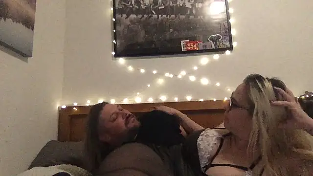 Snapshot of ControlledDesire chatting on 12-17-25, 09:48 ControlledDesire online show from 12-17-25, 09:48