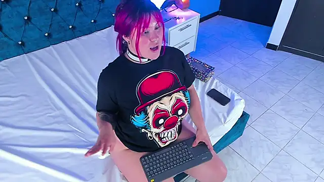 Issa Clark01 online show from 03-24-26, 10:42