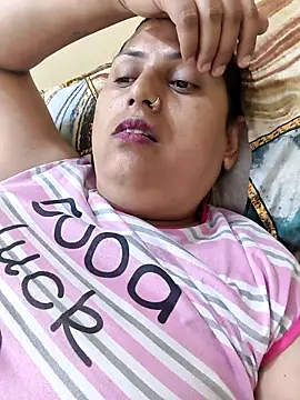 Hotmylips online show from 04-27-26, 02:37