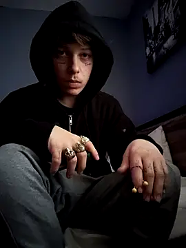 Snapshot of boolboy27 chatting on 03-20-26, 03:06 boolboy27 online show from 03-20-26, 03:06