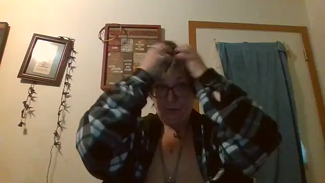 becky1111 online show from 05-22-26, 12:22