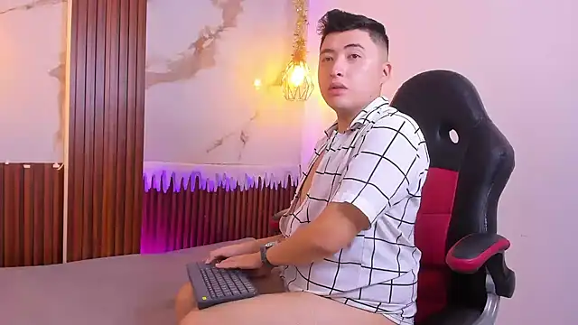 Snapshot of BrunoVega1 chatting on 12-19-25, 01:18 BrunoVega1 online show from 12-19-25, 01:18