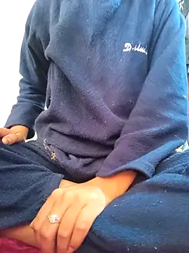 Snapshot of kinsu4763 chatting on 12-18-25, 02:17 kinsu4763 online show from 12-18-25, 02:17