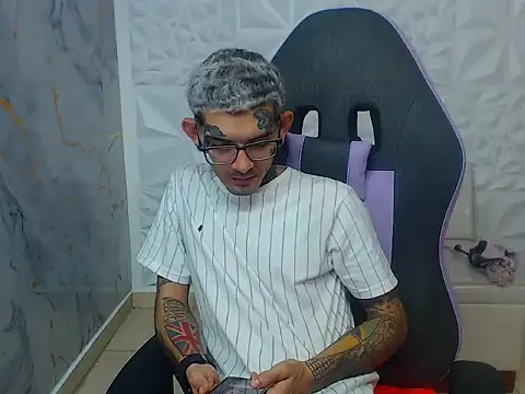 Boy tatto77 online show from 02-08-26, 03:48