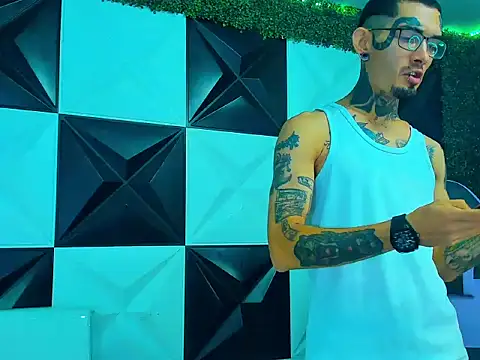 Boy tatto77 online show from 04-19-26, 06:10