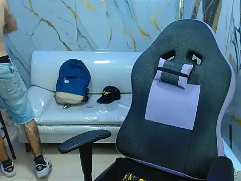 Boy tatto77 online show from 05-18-26, 11:49