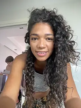 Snapshot of MikaScarlet chatting on 06-02-26, 02:52 MikaScarlet online show from 06-02-26, 02:52