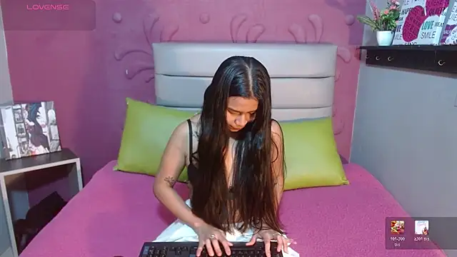 Snapshot of chloe_lust chatting on 02-11-26, 04:06 chloe lust online show from 02-11-26, 04:06