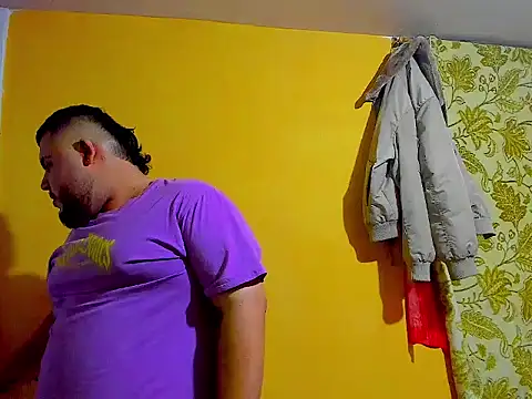 Snapshot of gainer_chubby_hot chatting on 12-21-25, 07:15 gainer chubby hot online show from 12-21-25, 07:15