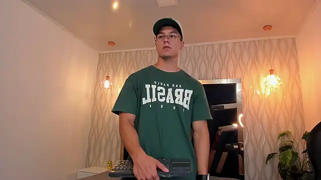 Noah Clarkk online show from 03-16-26, 06:01