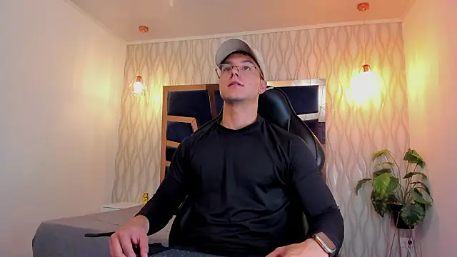 Noah Clarkk online show from 03-19-26, 05:28