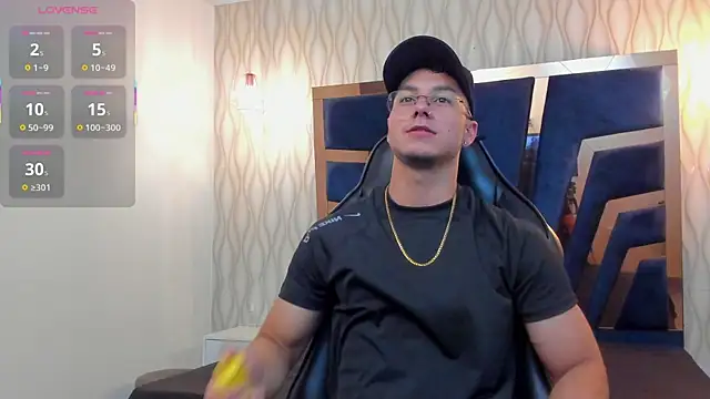 Noah Clarkk online show from 04-11-26, 05:17