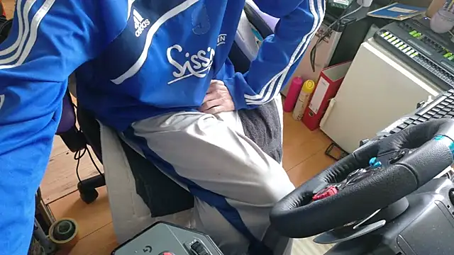 Snapshot of Gay-Versaut chatting on 02-09-26, 12:20 Gay-Versaut online show from 02-09-26, 12:20