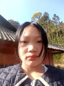 Snapshot of Hi-zza chatting on 12-19-25, 02:18 Hi-zza online show from 12-19-25, 02:18