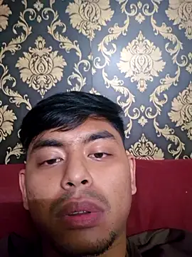 Snapshot of chatting on 12-18-25, 10:54 online show from 12-18-25, 10:54