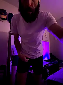 Snapshot of HairyHornyHottie chatting on 12-18-25, 12:22 HairyHornyHottie online show from 12-18-25, 12:22