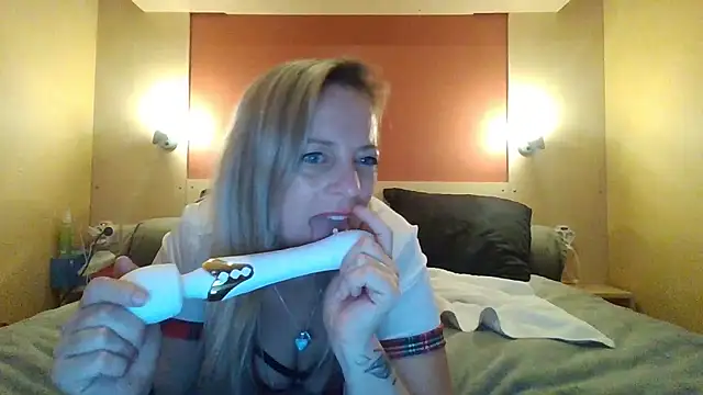 Miss-Chupagirly online show from 01-13-26, 10:15