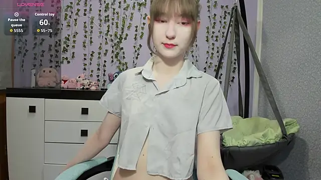 Snapshot of Yoonhee_ki chatting on 06-04-26, 02:23 Yoonhee ki online show from 06-04-26, 02:23
