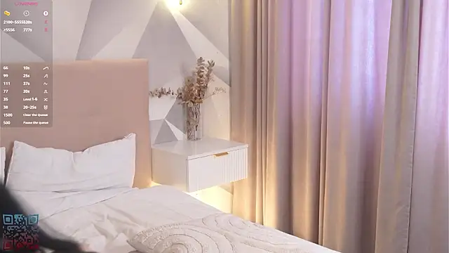 DeliaLoma online show from 03-25-26, 06:52