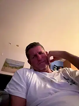 Snapshot of lvnlarge chatting on 12-19-25, 12:39 lvnlarge online show from 12-19-25, 12:39